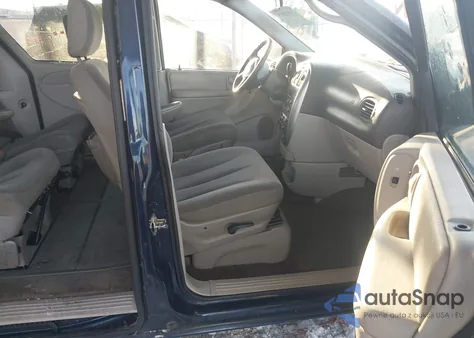 2005 Chrysler Town & Country Touring from USA, damaged, VIN 2C4GP54L85R198268